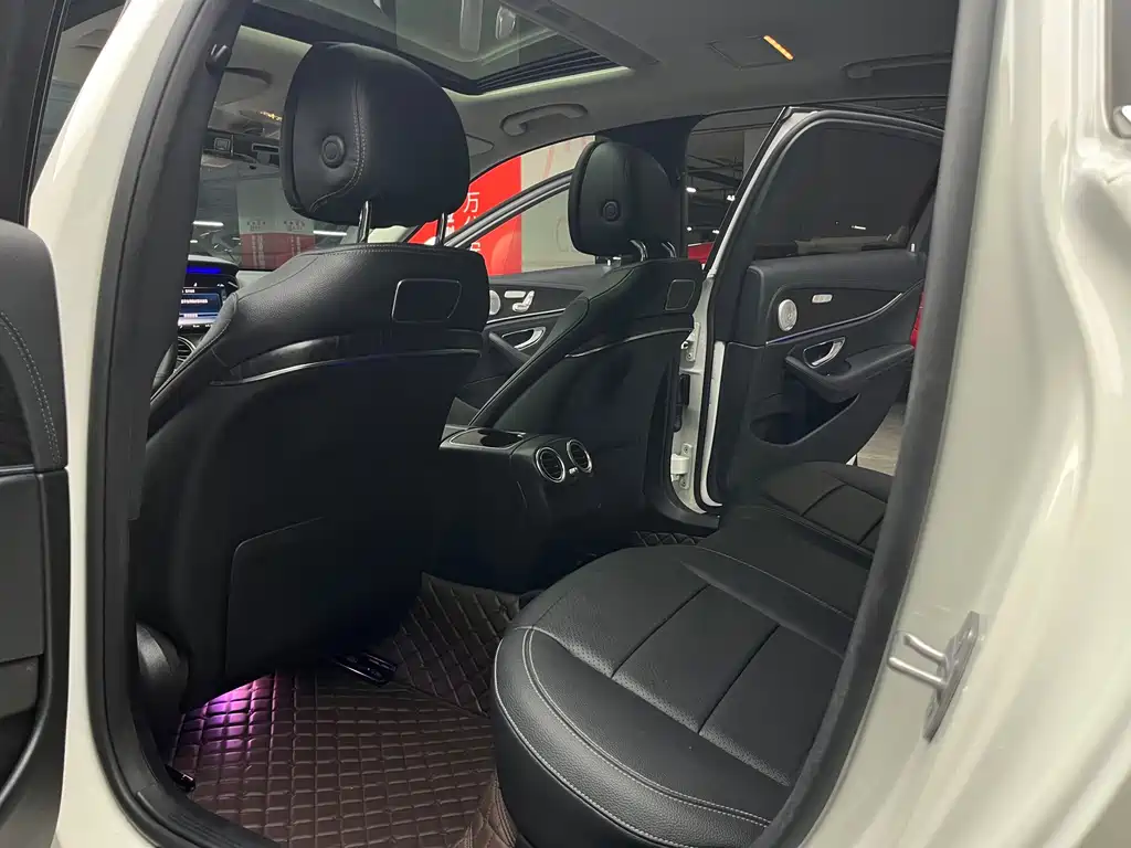 Mercedes-Benz E-Class — миниатюра 17
