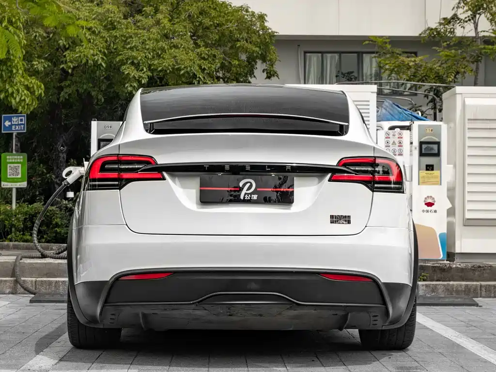 Tesla Model X 2023 Plaid