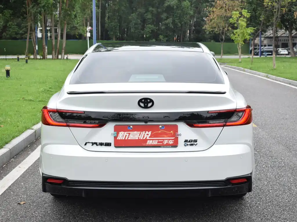 Toyota Camry 2024 2.0HS Sport