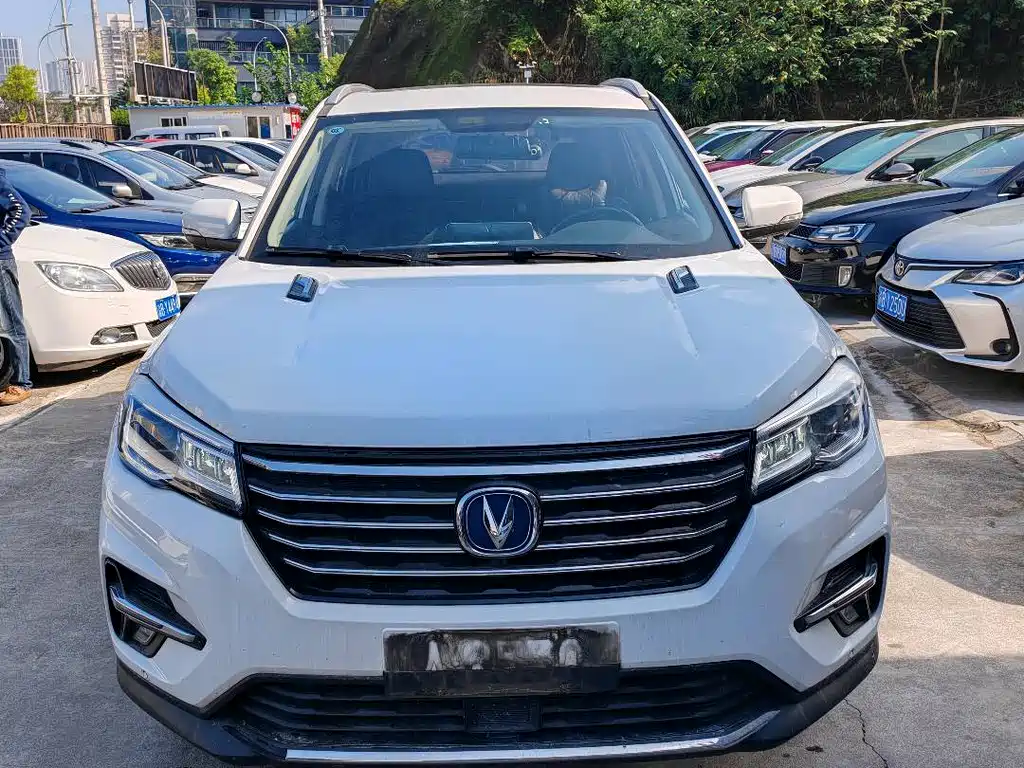 CHANGAN CS75