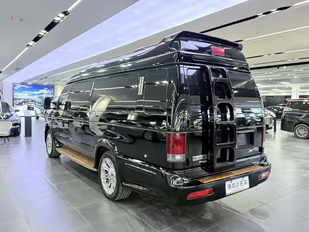 Ford E350 2017 5.4L AT