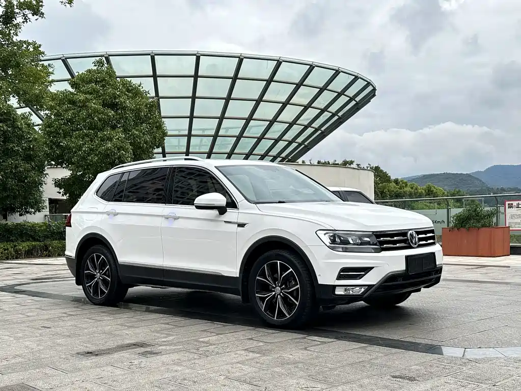 Volkswagen Tiguan L — миниатюра 3