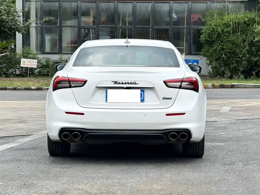 Maserati Ghibli — миниатюра 7
