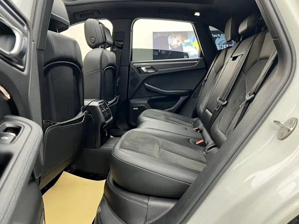 Porsche Macan — миниатюра 19