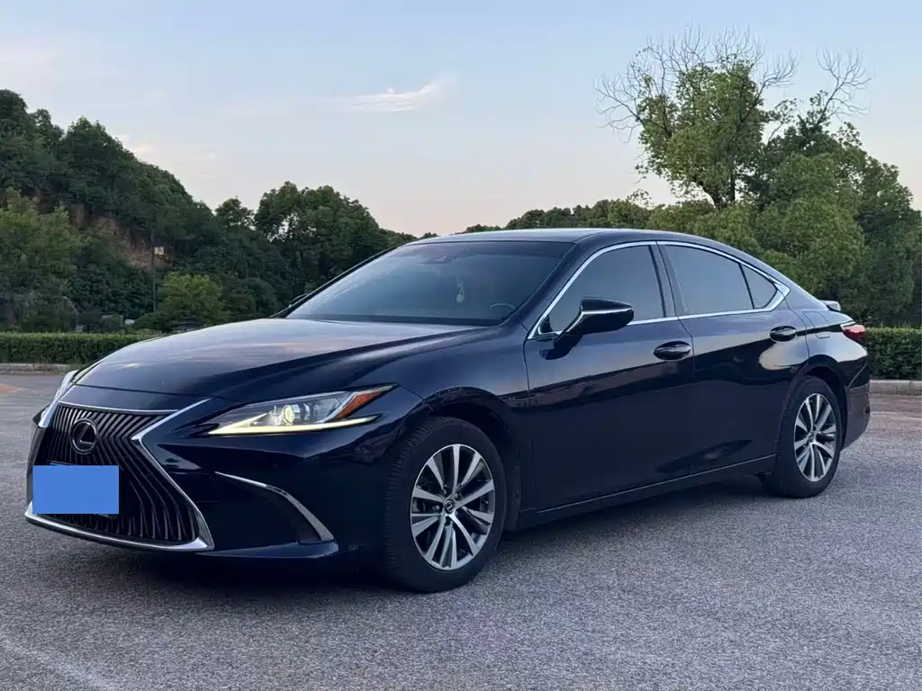 Купить Lexus ES