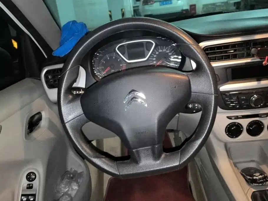 Citroen Elysee — миниатюра 15