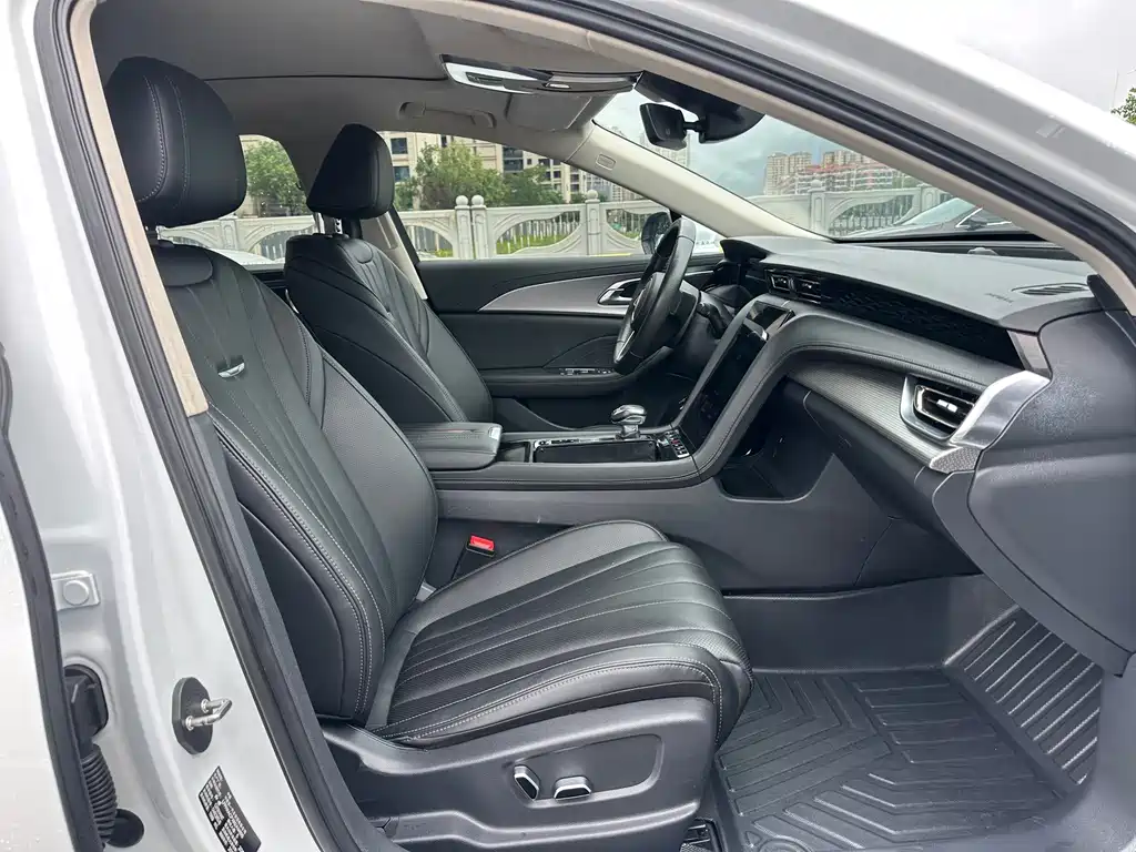 Hongqi Hongqi H5 — миниатюра 12