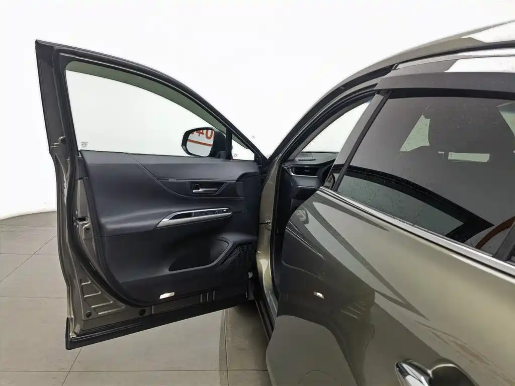 TOYOTA LING FANG HARRIER