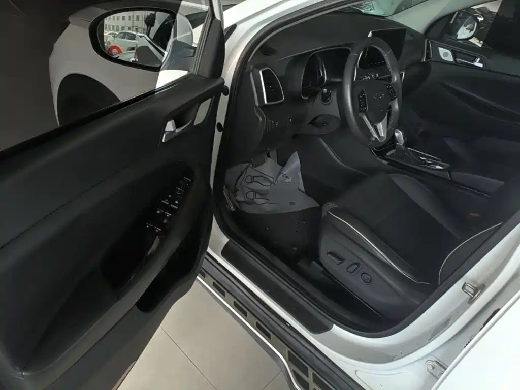 Hyundai Tucson — миниатюра 16