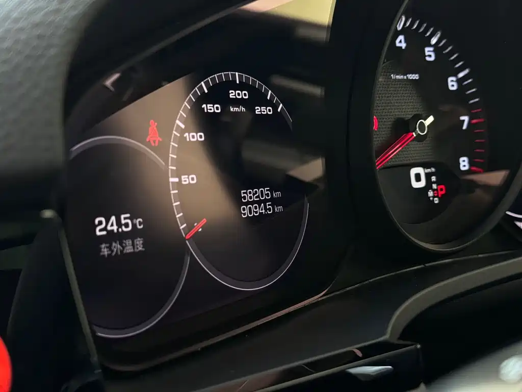 Porsche Cayenne — миниатюра 4