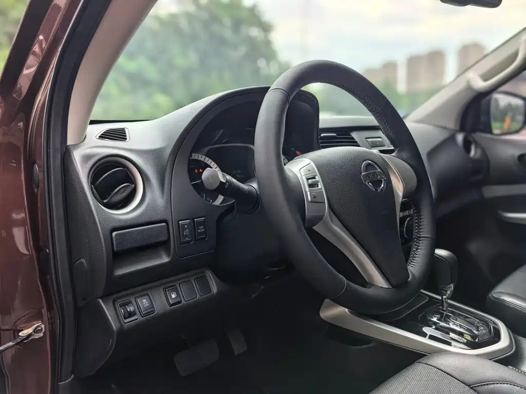 Nissan Navara — миниатюра 16