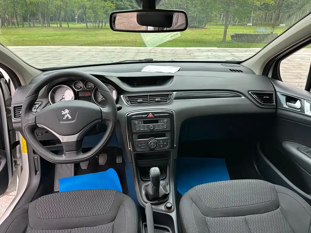 Peugeot 308 — миниатюра 6