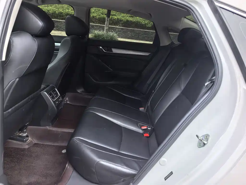 Honda Accord — миниатюра 7