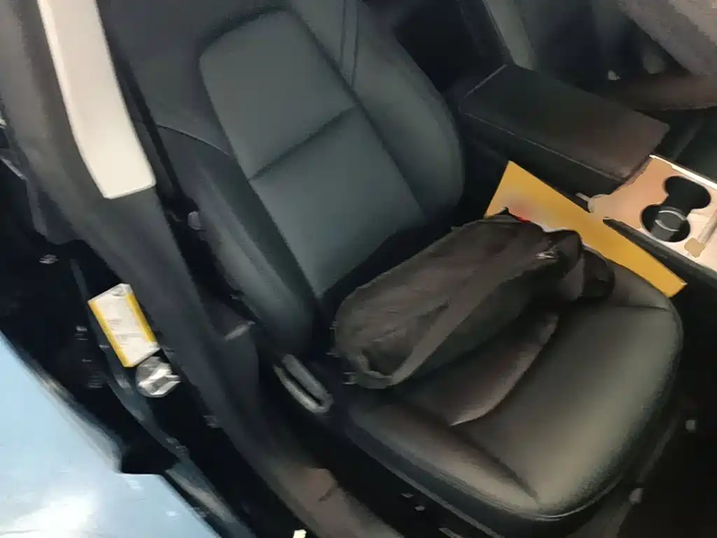 Tesla Model 3 — миниатюра 25