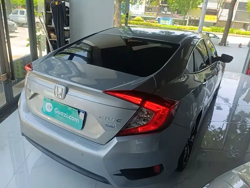 Honda Civic — миниатюра 7