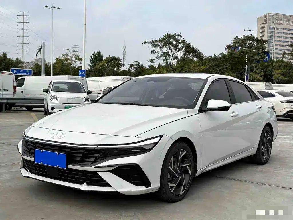 Купить Hyundai Elantra