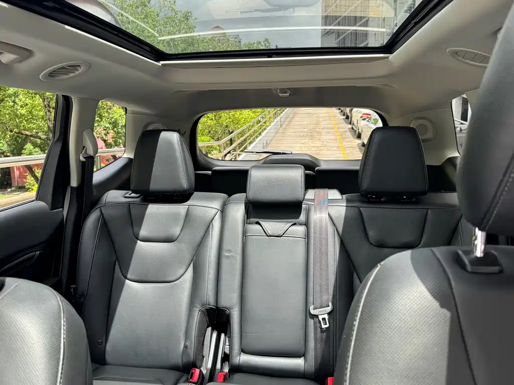Ford Edge — миниатюра 22