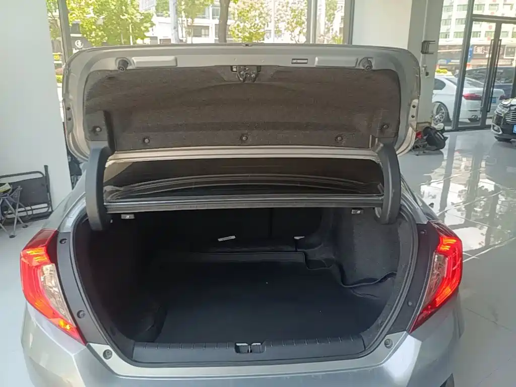 Honda Civic — миниатюра 19