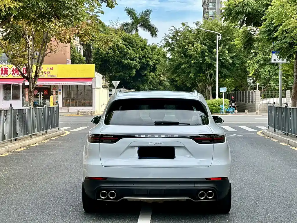 Porsche Cayenne — миниатюра 8