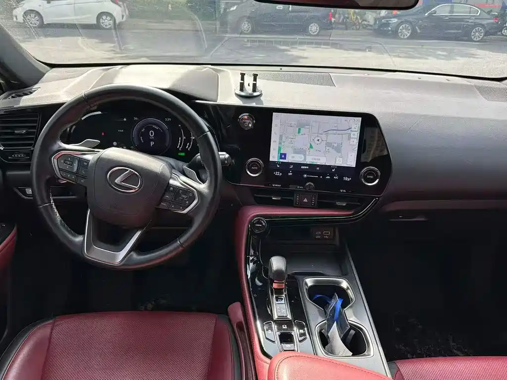 Lexus NX — миниатюра 4
