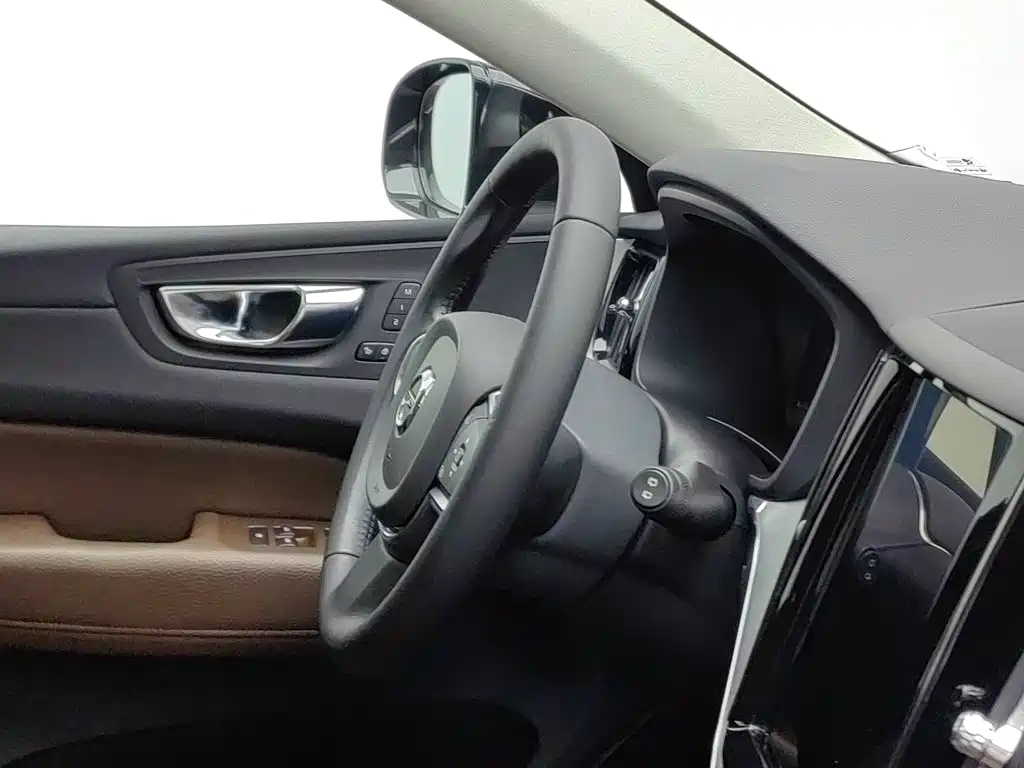 Volvo XC60 — миниатюра 22