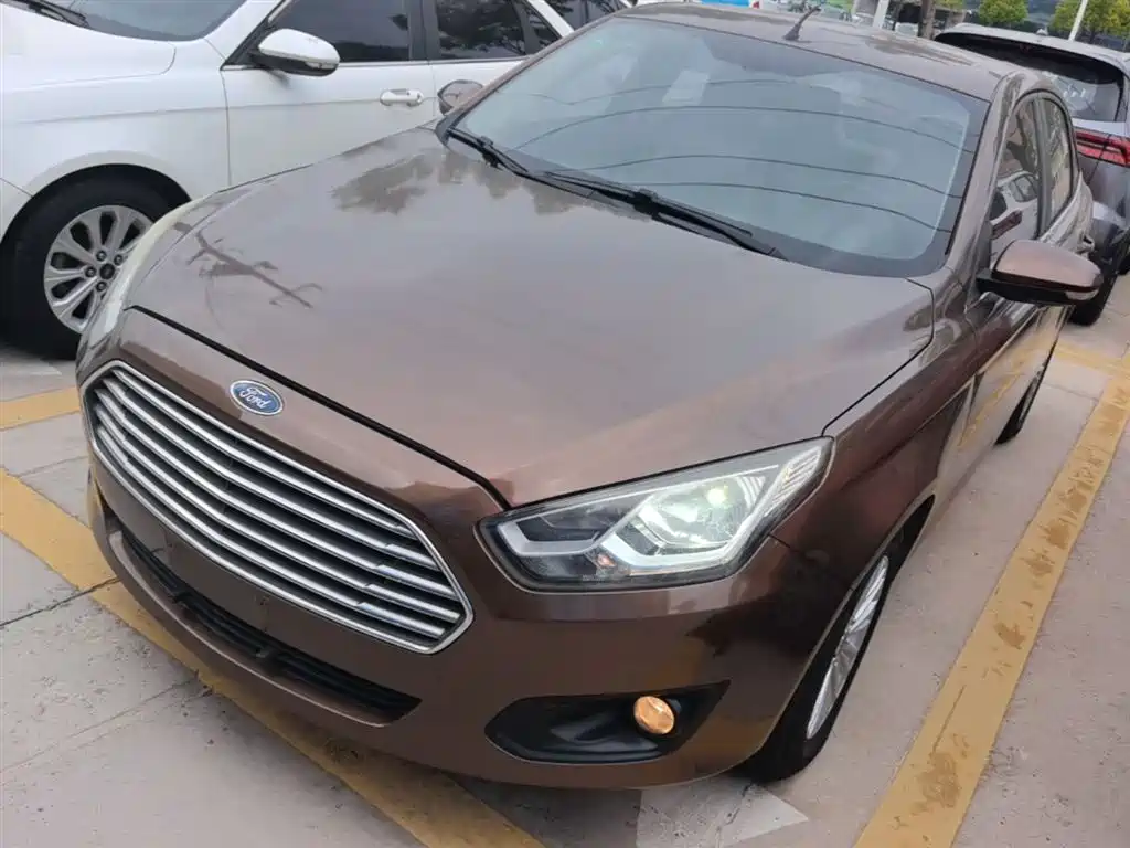Купить Ford Escort