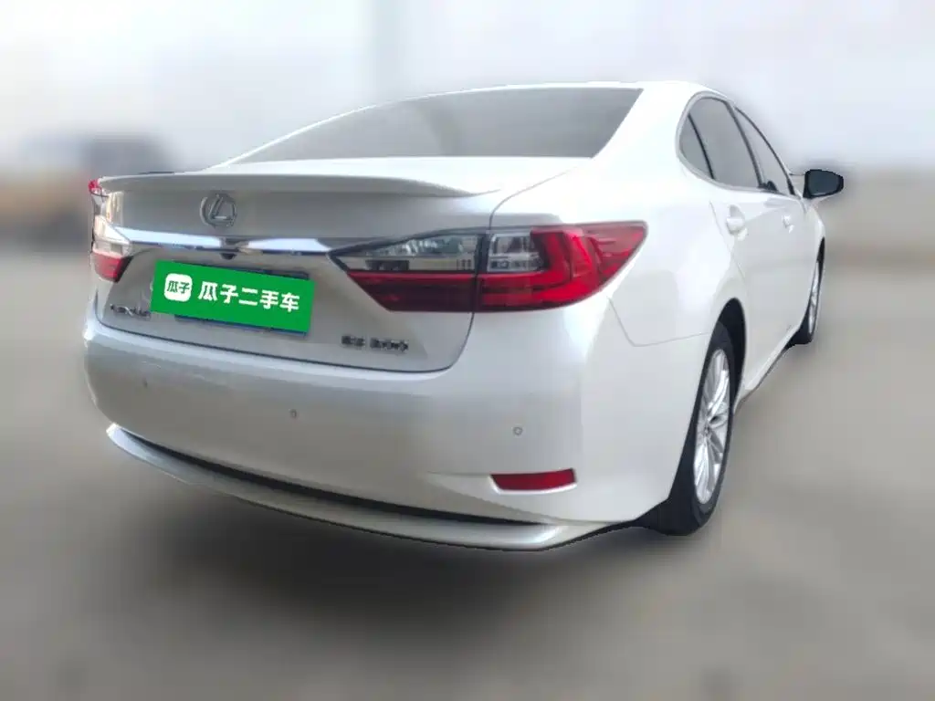 Lexus ES — миниатюра 4