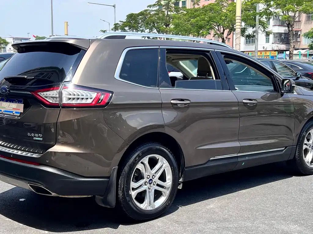 Ford Edge — миниатюра 14