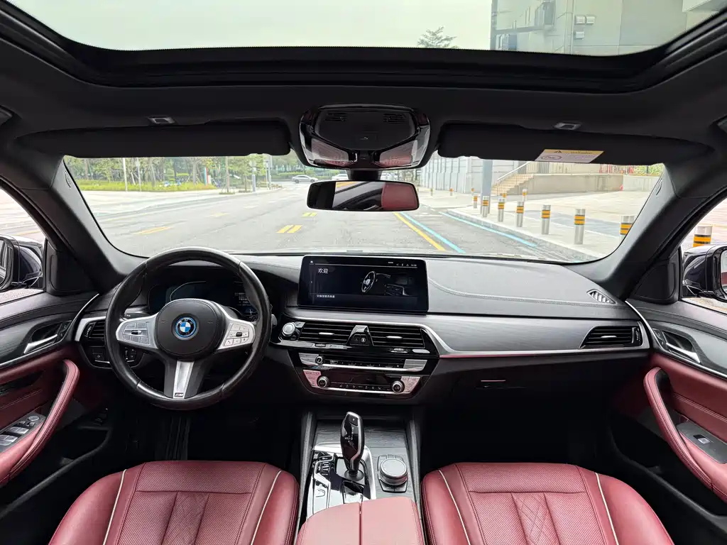 BMW 5 Series New Energy — миниатюра 6