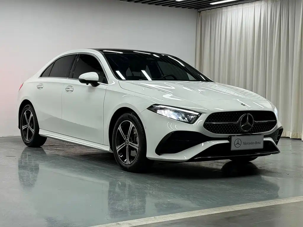 Mercedes-Benz A-Class A 2024 A 200 L Fashion