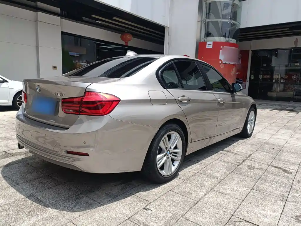 BMW 3 Series — миниатюра 11