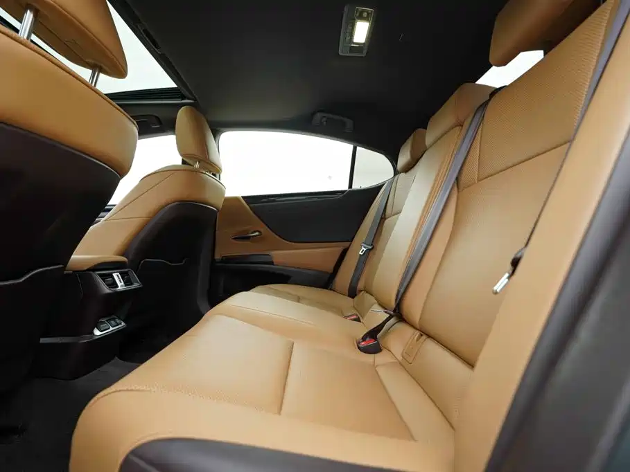 Lexus ES — миниатюра 20