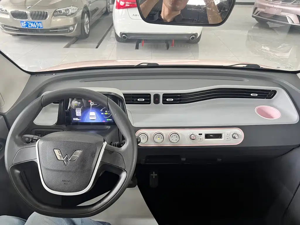 Wuling MINIEV — миниатюра 9