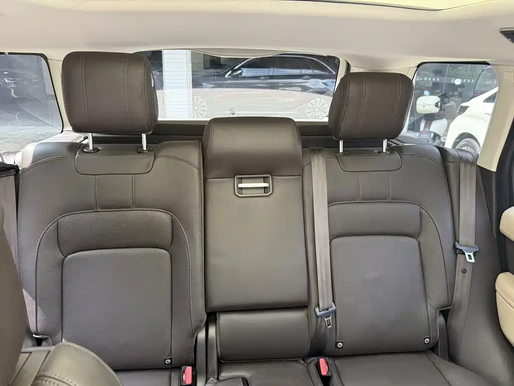 Land Rover Range Rover — миниатюра 13
