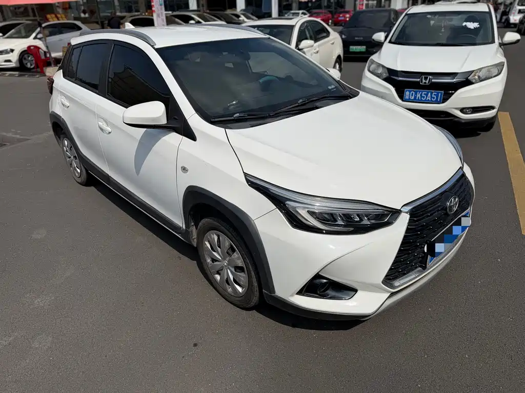 Toyota Yaris L — миниатюра 3