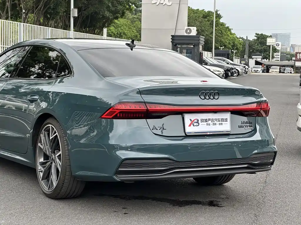Audi A7L — миниатюра 8