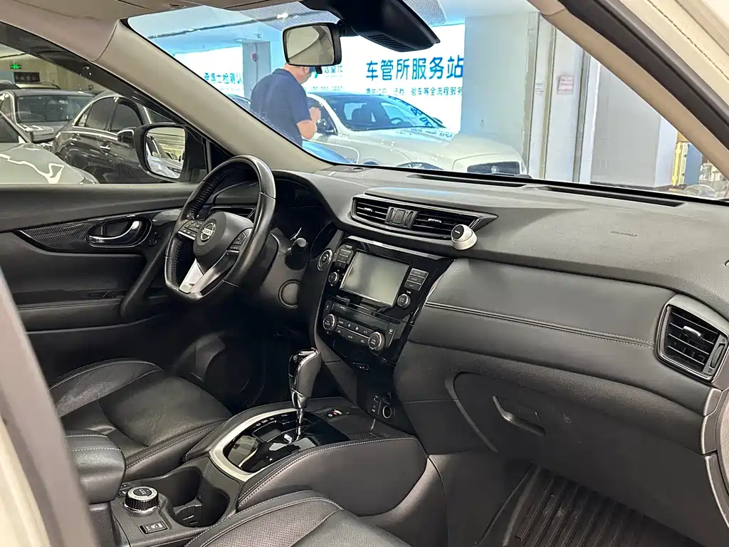 Nissan X-Trail — миниатюра 12