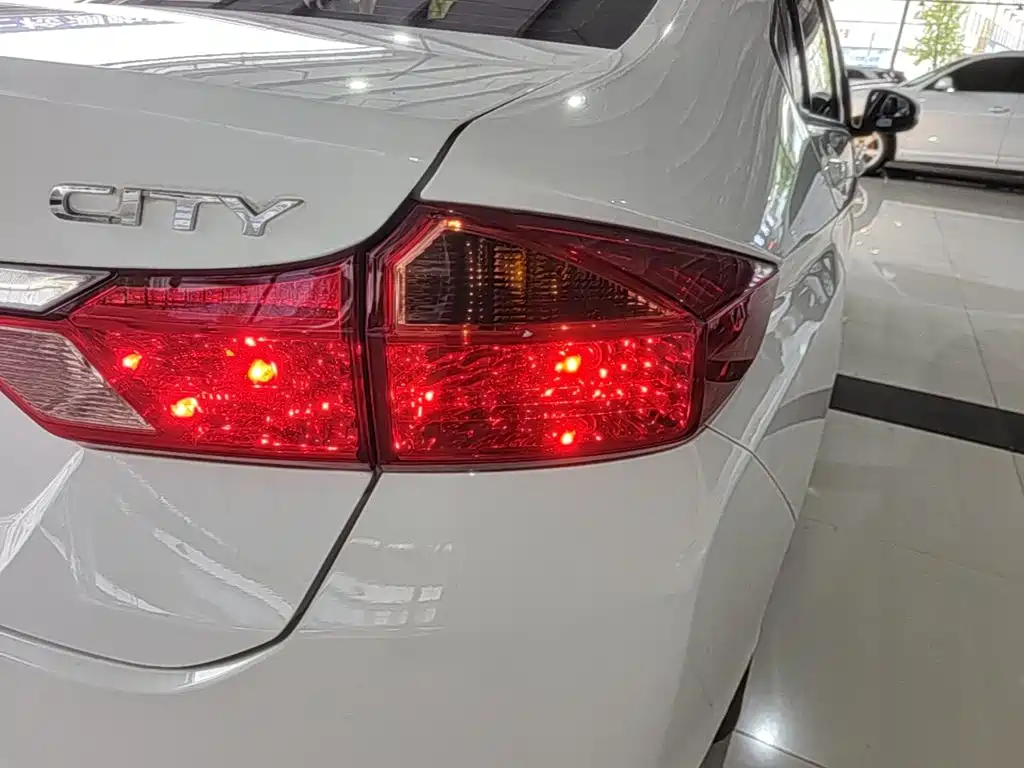 Honda City — миниатюра 8