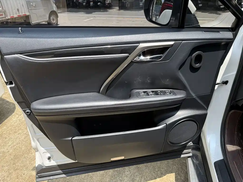 Lexus RX — миниатюра 7