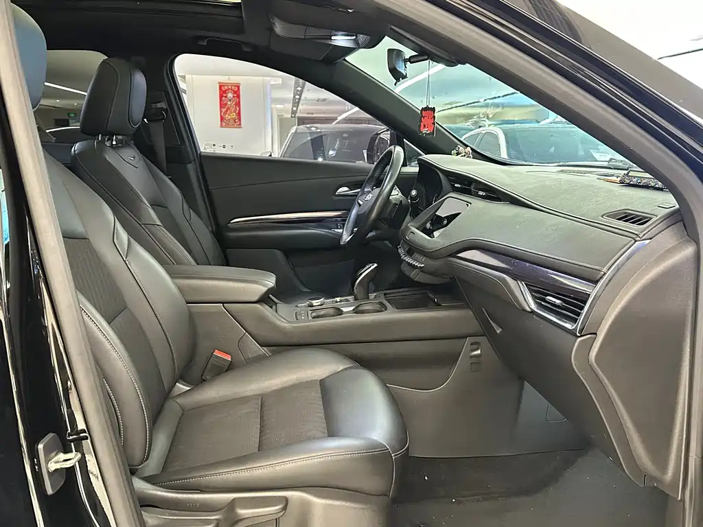 Cadillac XT4 — миниатюра 12
