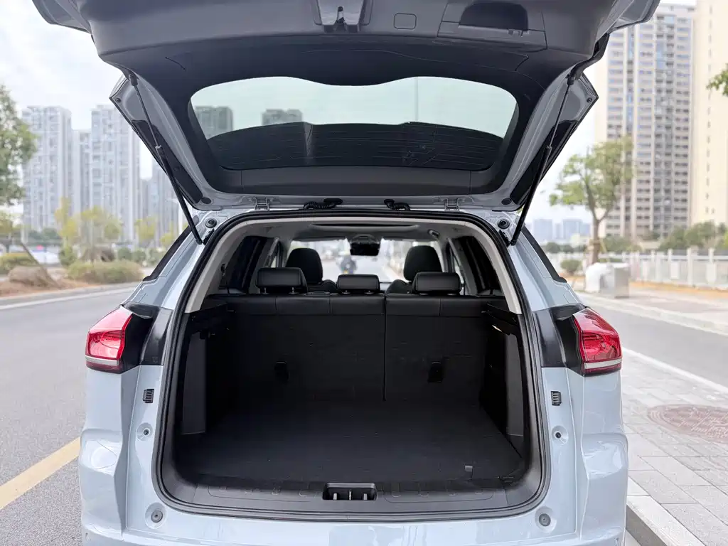 GEELY AUTOMOBILE BOYUE