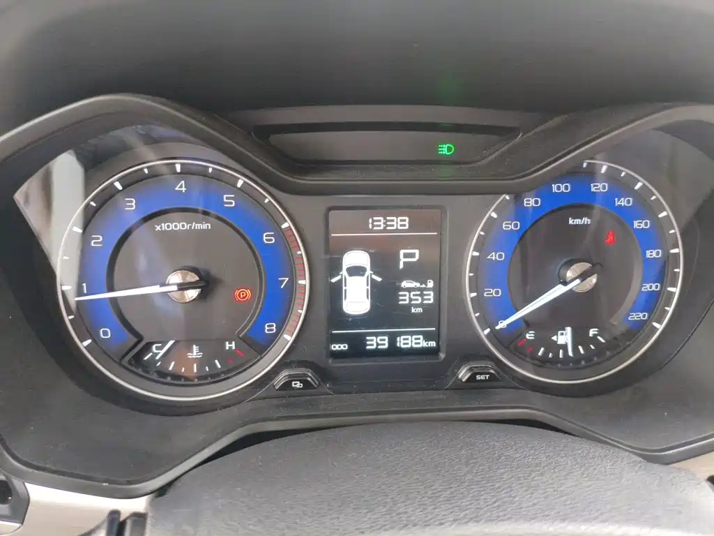 Geely Vision X3 — миниатюра 7