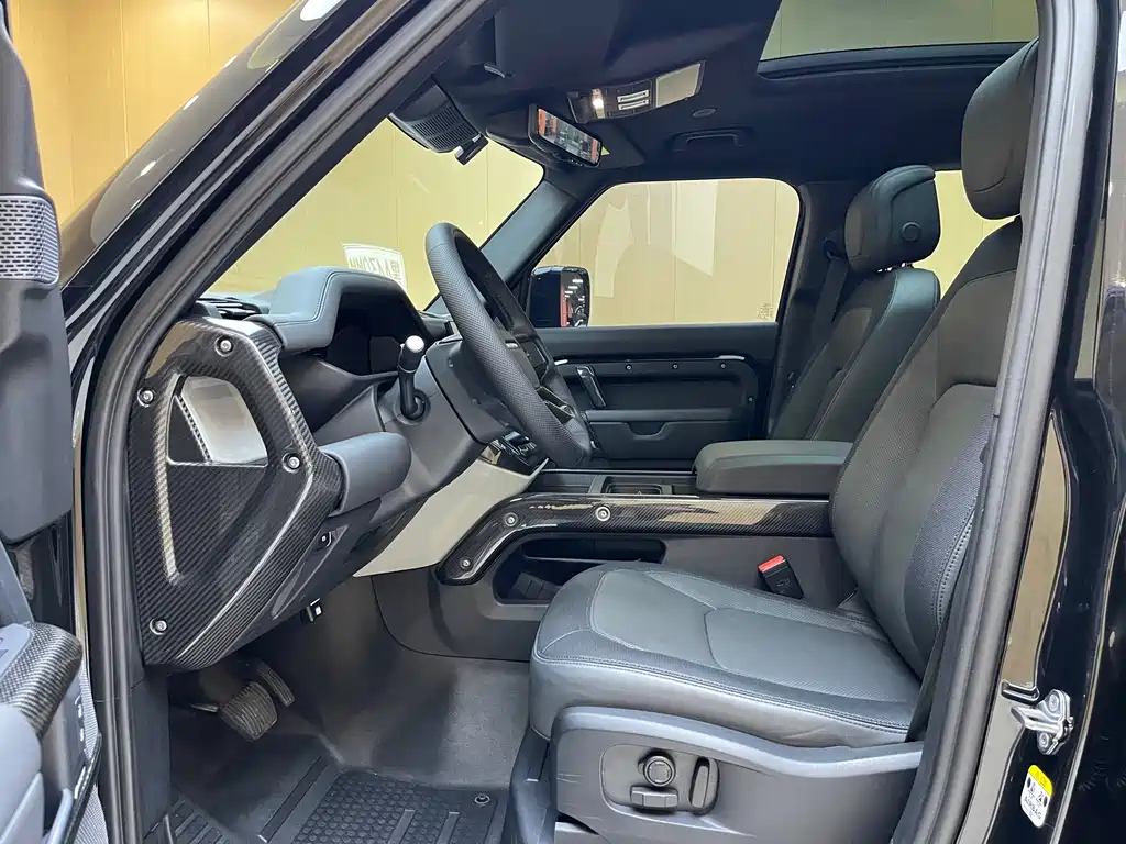 Land Rover Defender — миниатюра 4