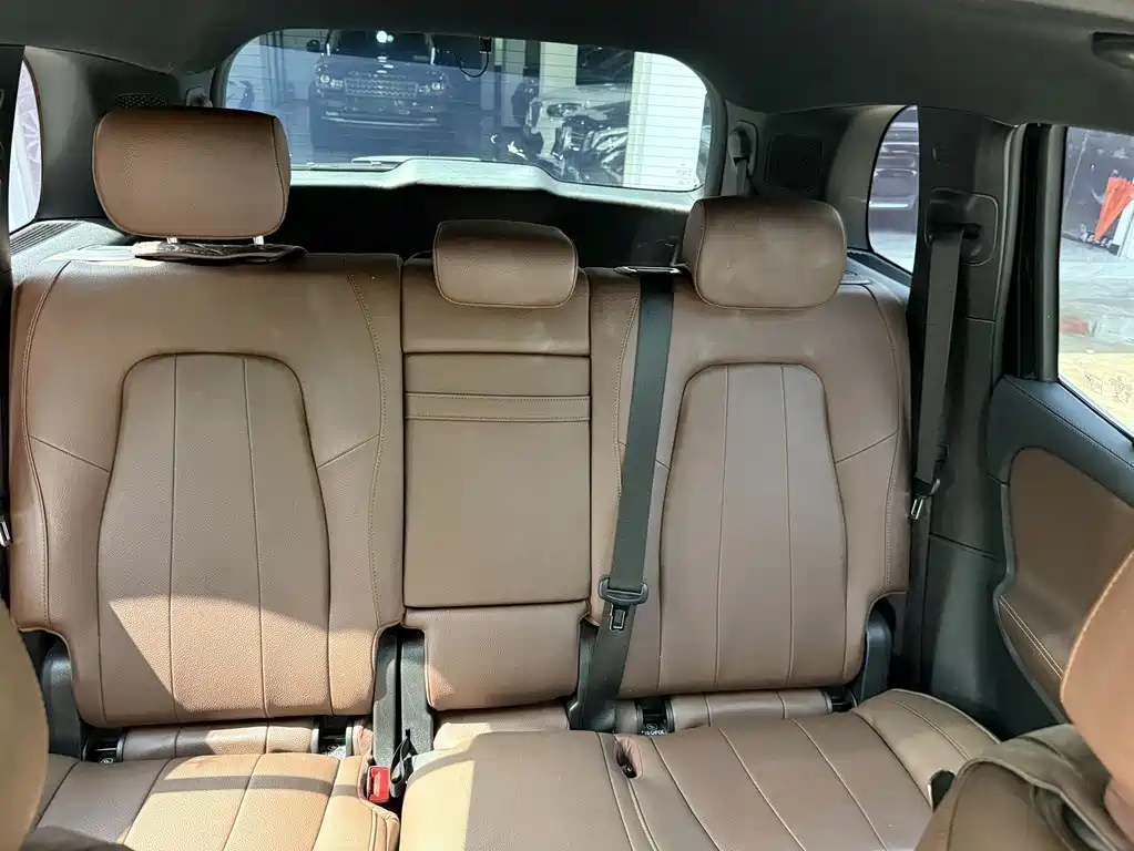 Mercedes-Benz GLB — миниатюра 12
