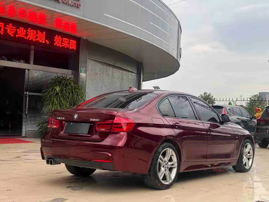 BMW 3 Series — миниатюра 12
