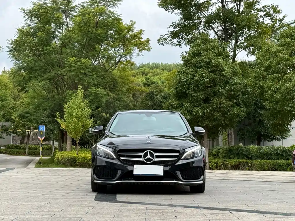 Mercedes-Benz C-Class — миниатюра 2