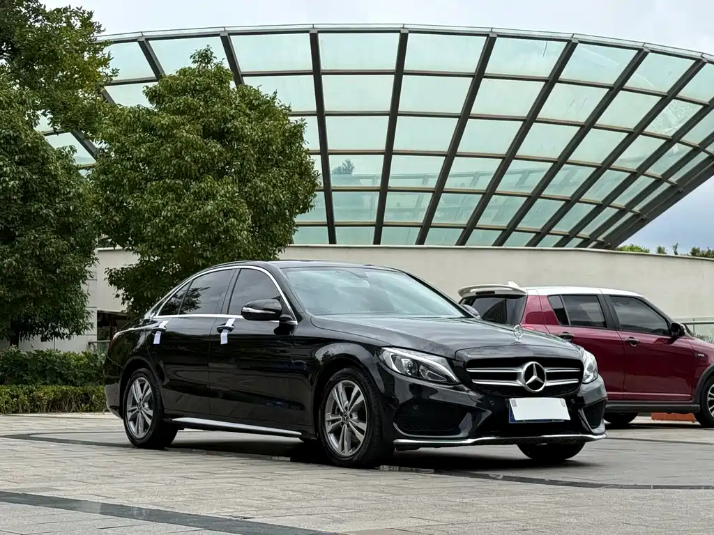 Mercedes-Benz C-Class — миниатюра 3