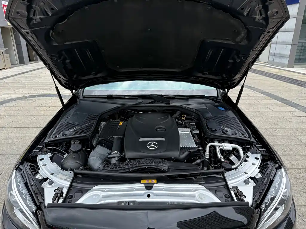 Mercedes-Benz C-Class — миниатюра 11