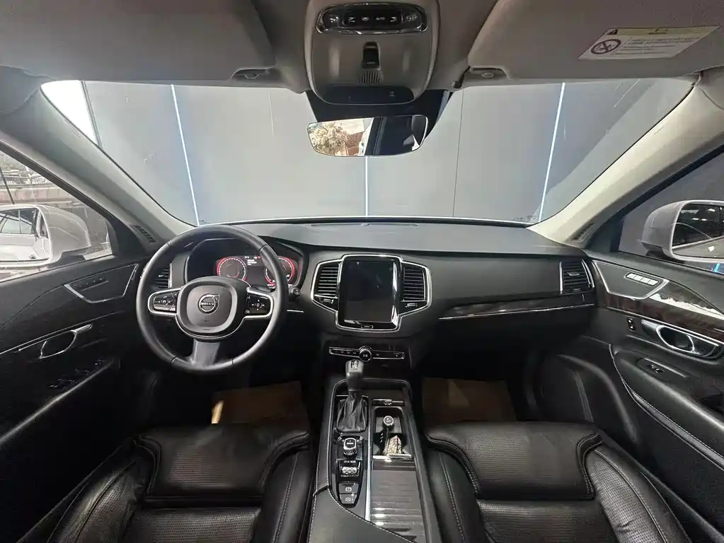 Volvo XC90 — миниатюра 8