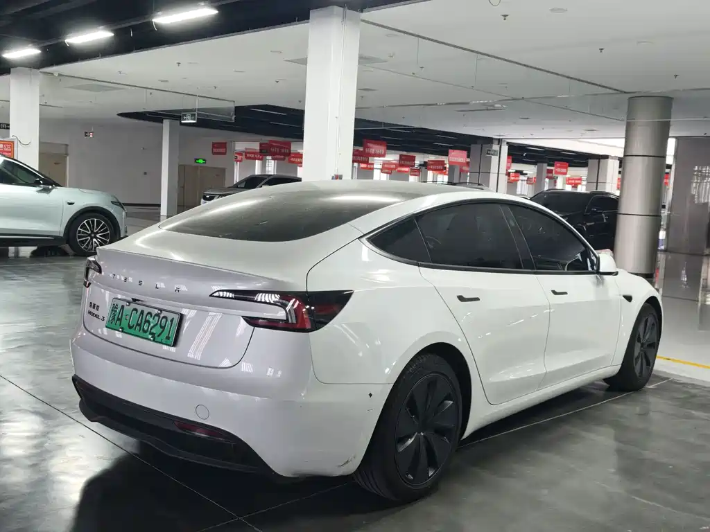 Tesla Model 3 — миниатюра 13